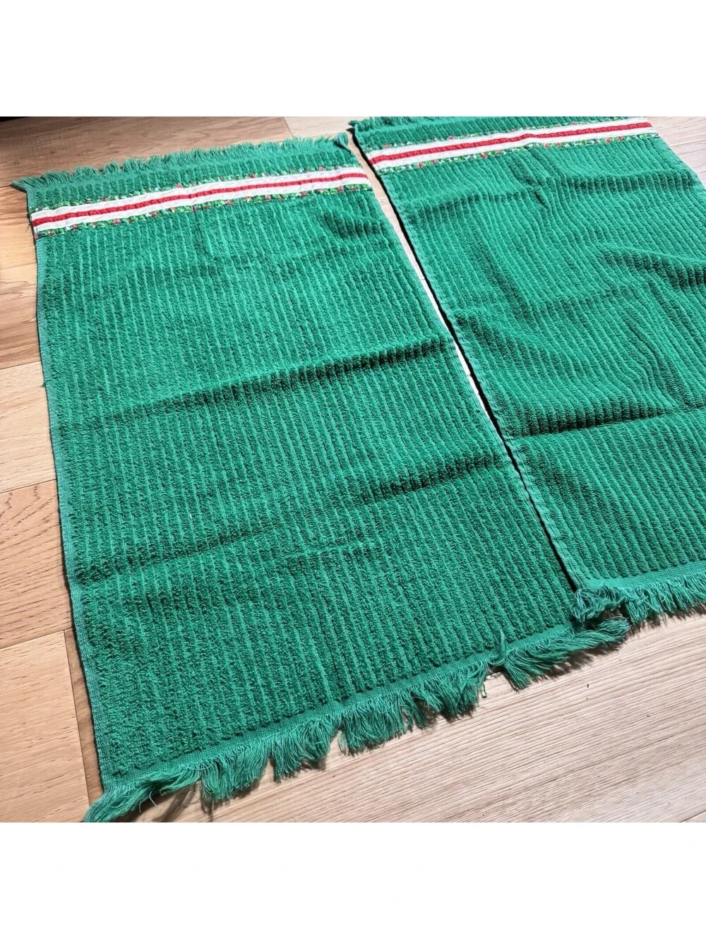 Vintage Cannon Green Christmas Towels Pair Holly Ribbon Fringe USA Made 25x14.5”